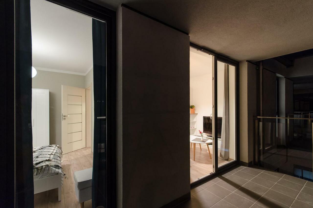 White Swan Apartment Krakow Bagian luar foto